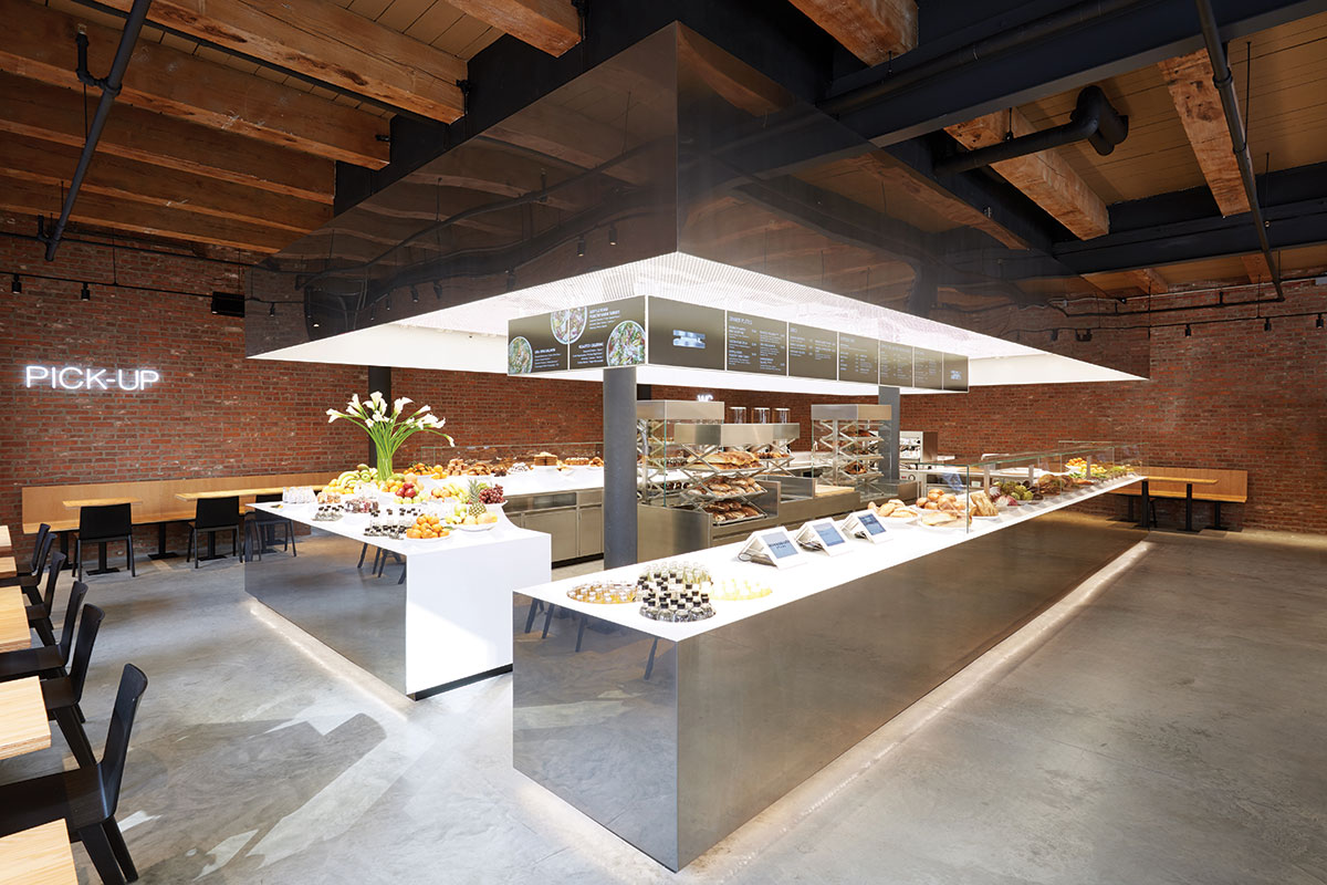 Display cabinet shelves at Dean & DeLuca's Stage